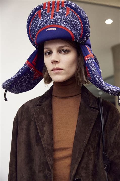 prada hat 2019